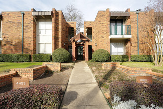 Somerset II in Dallas, TX - Building Photo - Building Photo