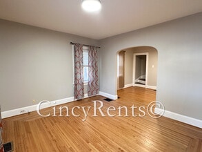 3559 Rawson Pl in Cincinnati, OH - Foto de edificio - Building Photo