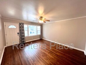 1465 E 52nd Pl in Tulsa, OK - Foto de edificio - Building Photo