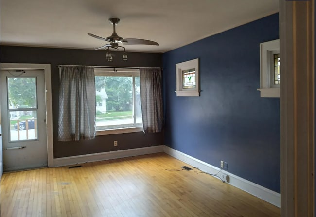 2555 S 68th St, Unit 2555 S 68th St (Upper) in Milwaukee, WI - Building Photo - Building Photo