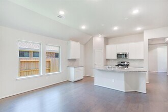 553 Timber Voyage Ct in Conroe, TX - Building Photo - Building Photo