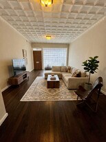 925 E Westmoreland St in Philadelphia, PA - Building Photo