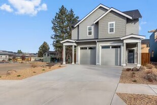 63286 NW Ski Ln in Bend, OR - Building Photo