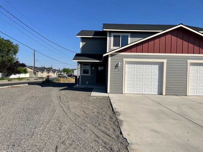 1029 Northwest Ln in Moses Lake, WA - Building Photo - Building Photo