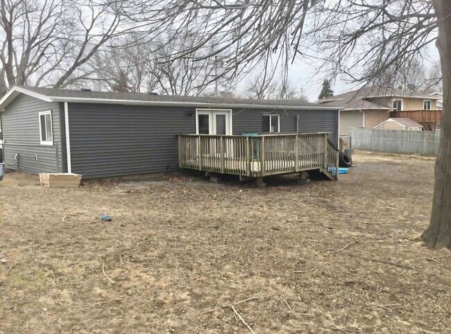 2107 N Eastwood St in Norfolk, NE - Building Photo - Building Photo