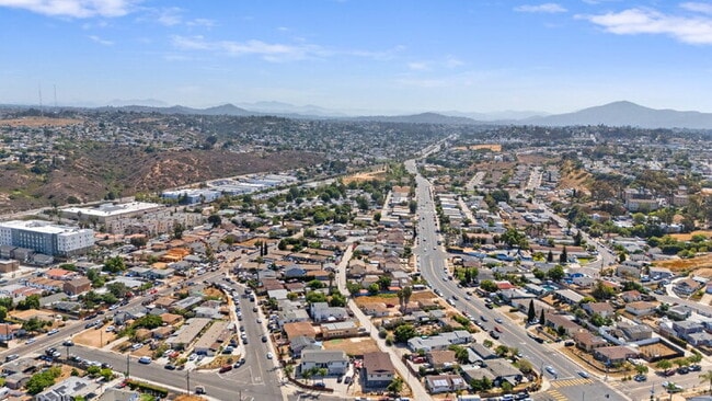 247 San Jacinto Dr in San Diego, CA - Building Photo - Building Photo