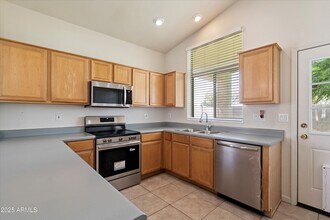 3939 W Buckskin Trail in Phoenix, AZ - Building Photo - Building Photo