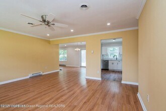 15 Westbrook Dr in Toms River, NJ - Building Photo - Building Photo
