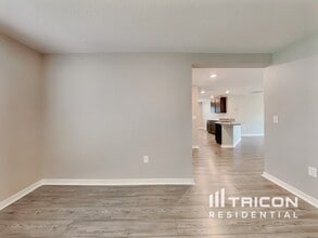 6130 Dolostone Dr in Lakeland, FL - Foto de edificio - Building Photo