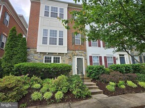 23624 Overlook Park Dr in Clarksburg, MD - Building Photo - Building Photo