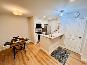 389 Half Moon Ln in Daly City, CA - Building Photo - Building Photo