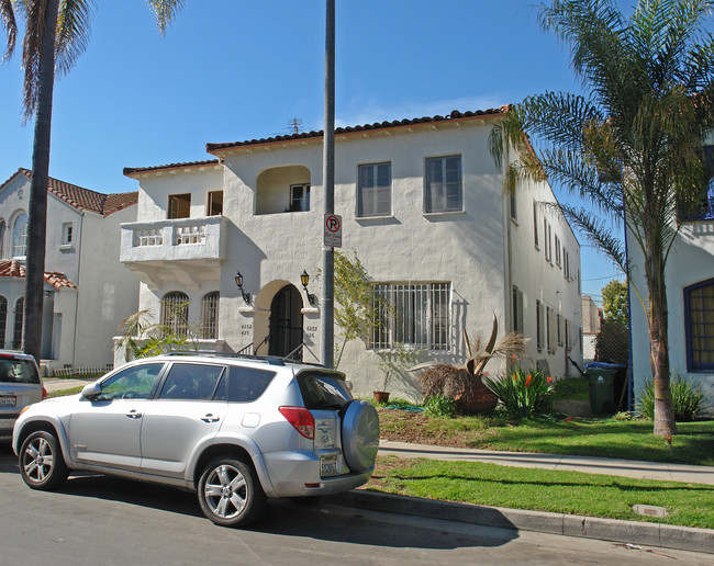 425 N Curson Ave in Los Angeles, CA - Building Photo - Building Photo