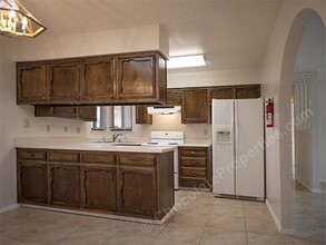 2428 Figueroa Dr NE in Albuquerque, NM - Building Photo - Building Photo