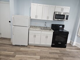 16 S 50th St in Philadelphia, PA - Building Photo