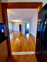 9302 202nd St, Unit 2nd floor in Hollis, NY - Building Photo - Building Photo