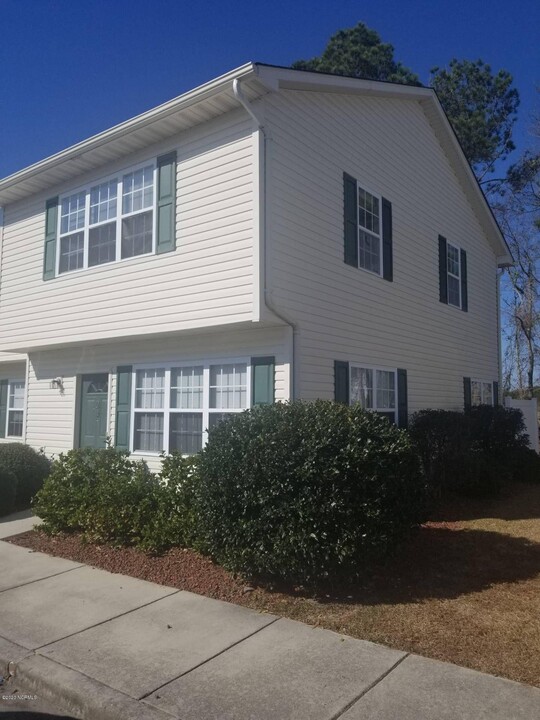 23 Pirates Cove Dr in Swansboro, NC - Building Photo