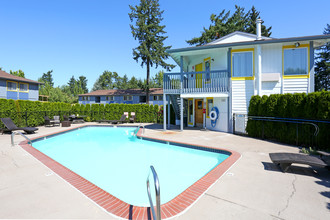 Beverly Grove Apartments in Portland, OR - Foto de edificio - Building Photo