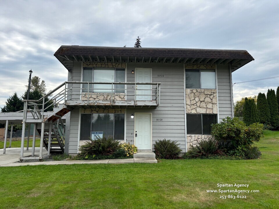 10320 29th St E in Edgewood, WA - Building Photo