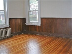 393 Newton St, Unit 1 in Waltham, MA - Building Photo - Building Photo