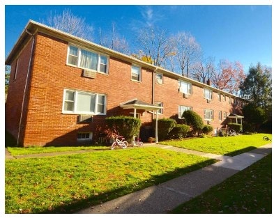 50 E Crooked Hill Rd, Unit B in Pearl River, NY - Building Photo - Building Photo