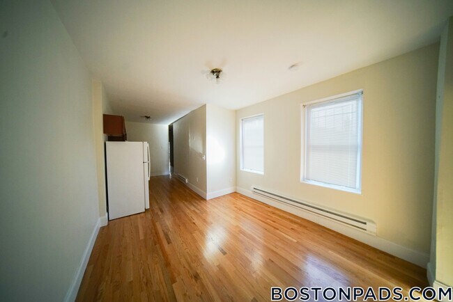 73 Harvard Ave in Boston, MA - Foto de edificio - Building Photo