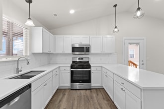 1956 W Cadmus Rd in Adrian, MI - Building Photo - Building Photo