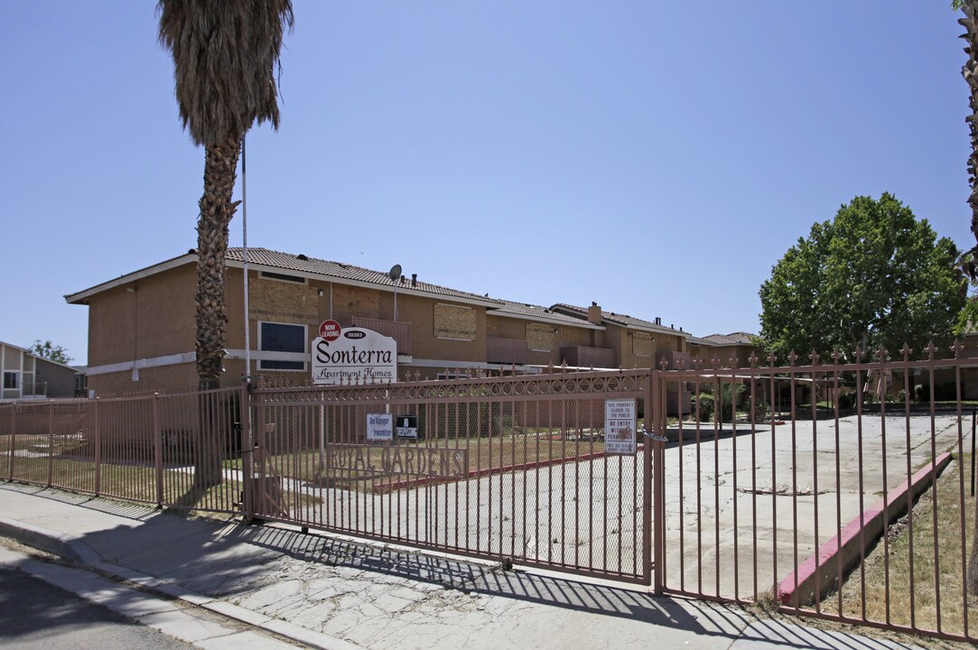 Sonterra Apartments in Palmdale, CA - Foto de edificio