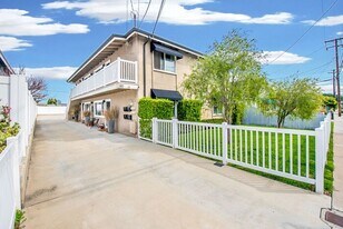 180 Rochester St in Costa Mesa, CA - Building Photo