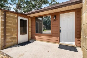 4724 SW 67th Terrace in Gainesville, FL - Building Photo - Building Photo