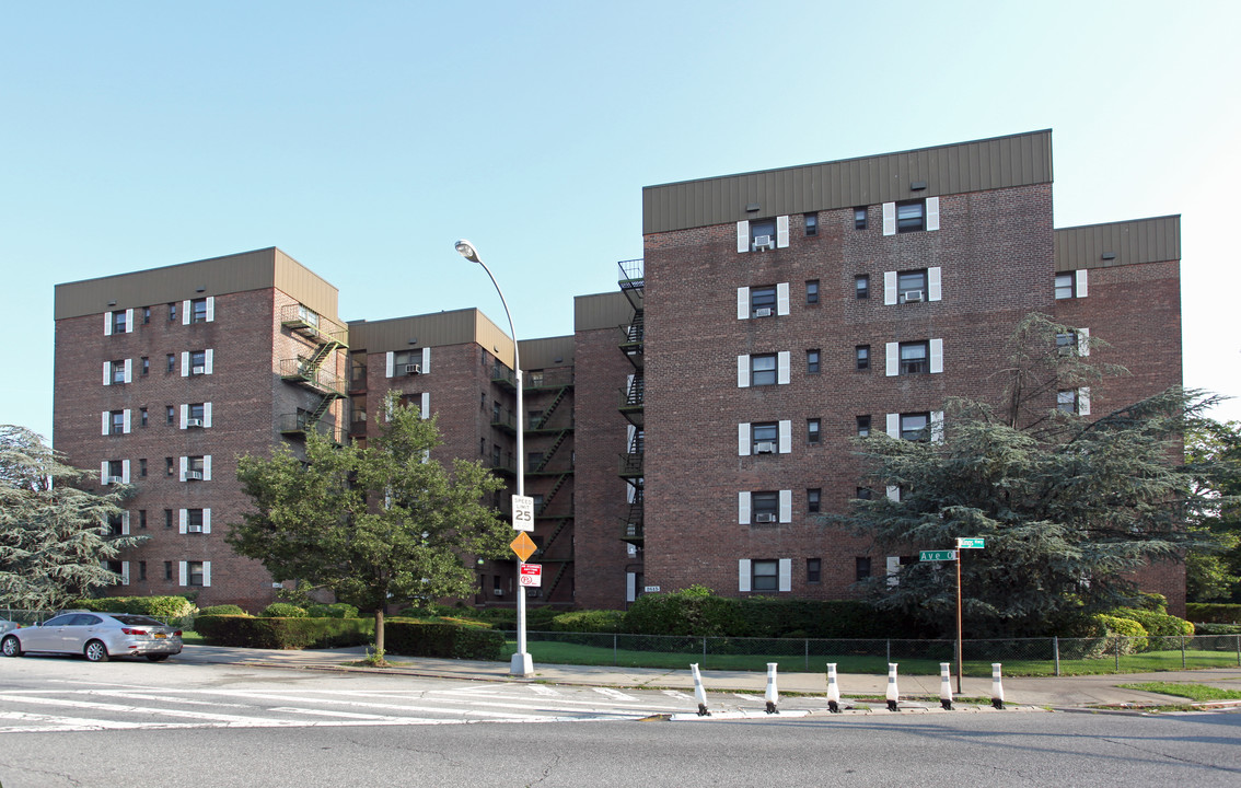 2607-2615 Kings Hwy in Brooklyn, NY - Foto de edificio