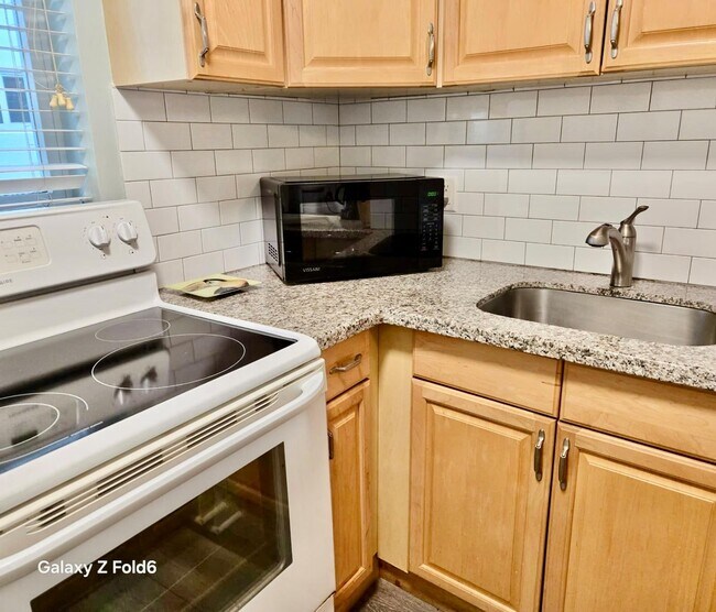 3225 NE 16th St, Unit 9a in Pompano Beach, FL - Foto de edificio - Building Photo