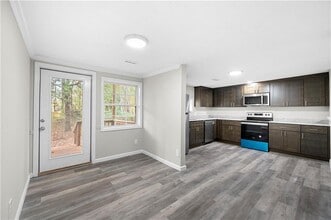 5955 Kemp Dr in Acworth, GA - Building Photo - Building Photo