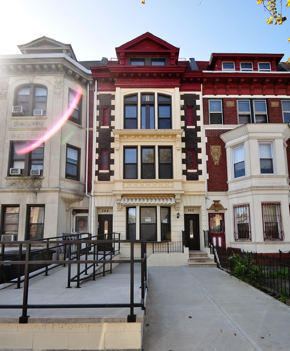 362-364 Parkside Ave in Brooklyn, NY - Foto de edificio