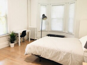 7 Imrie Rd, Unit 1 in Boston, MA - Foto de edificio - Building Photo