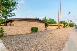 6616 E Avalon Dr in Scottsdale, AZ - Building Photo - Building Photo