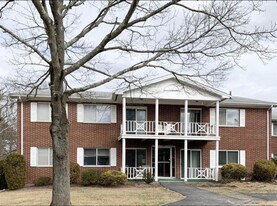 19 Bayberry Dr, Unit 4 in Sharon, MA - Building Photo