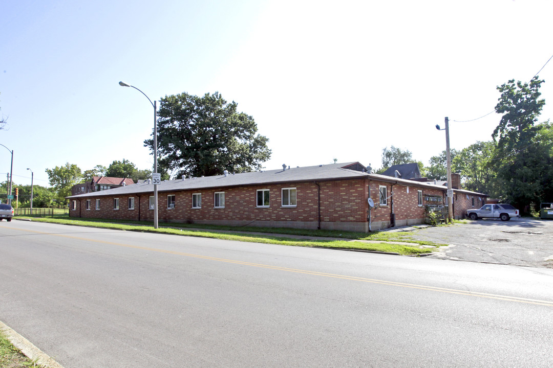 The Courtyard Apartments in St. Louis, MO - Building Photo