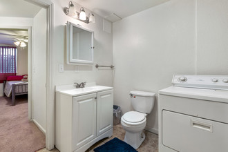 150 S Hooker St in Denver, CO - Building Photo - Interior Photo