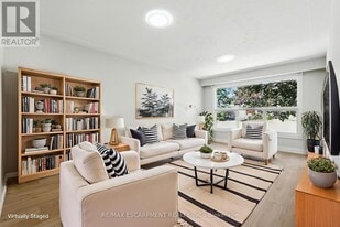 929 Upper Ottawa St in Hamilton, ON - Building Photo