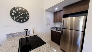 840 SW 7th St in Miami, FL - Building Photo - Building Photo