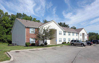 Collier Park Condominiums in Grove City, OH - Building Photo - Building Photo