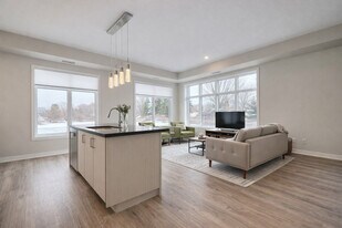 481 Plains Rd E, Unit SI ID1513123P in Burlington, ON - Building Photo