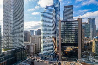 Halo Residences in Toronto, ON - Building Photo - Building Photo