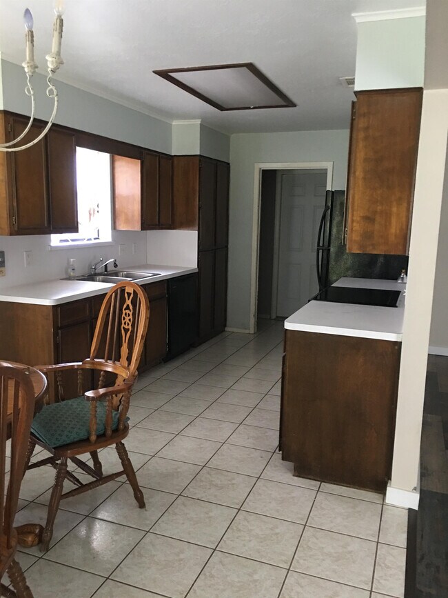 509 Melissa Ct in Port Neches, TX - Building Photo - Building Photo
