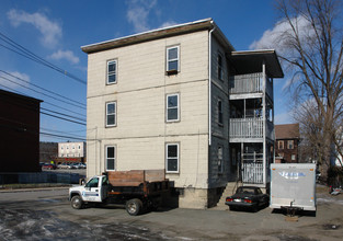 39 Spring St in Waltham, MA - Building Photo - Building Photo