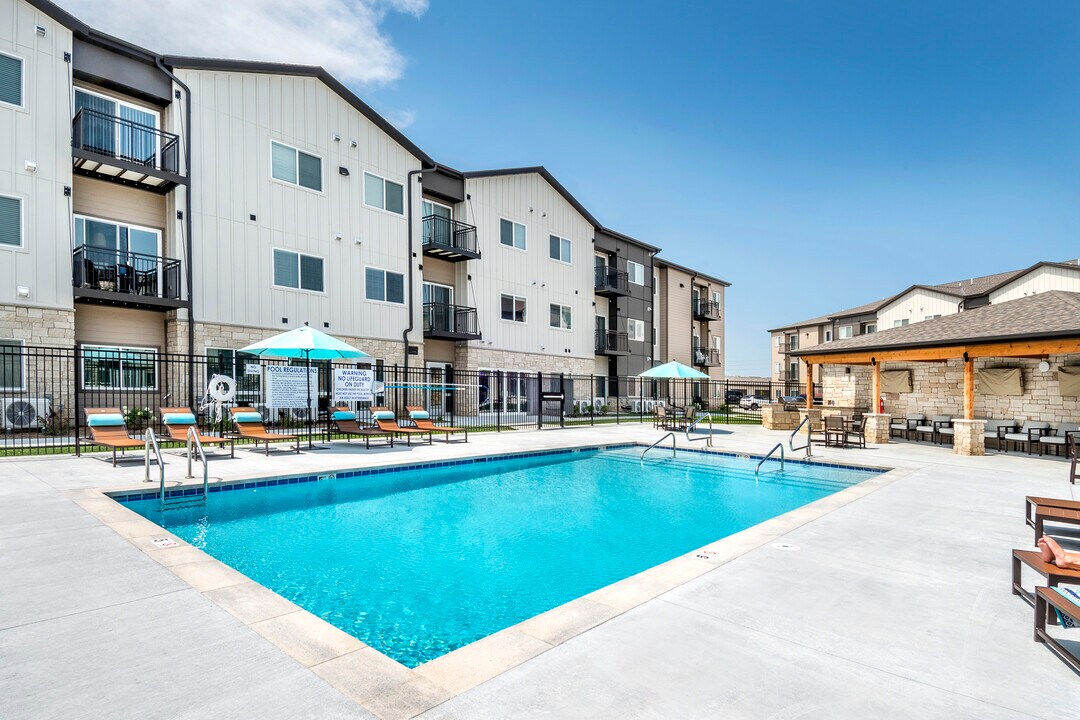 The Reserve on 77 in Lincoln, NE - Building Photo