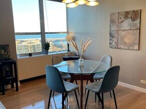 655 W Irving Park Rd, Unit 2406 in Chicago, IL - Building Photo - Building Photo