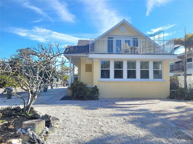12217 Sunshine Ln in Treasure Island, FL - Building Photo - Building Photo