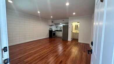 1714 Royal Blvd in Glendale, CA - Foto de edificio - Building Photo
