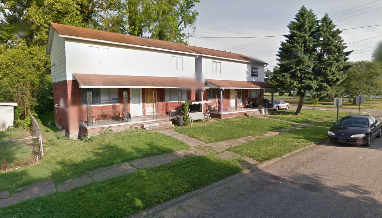 415 Florence St, Unit #415 in Belpre, OH - Building Photo